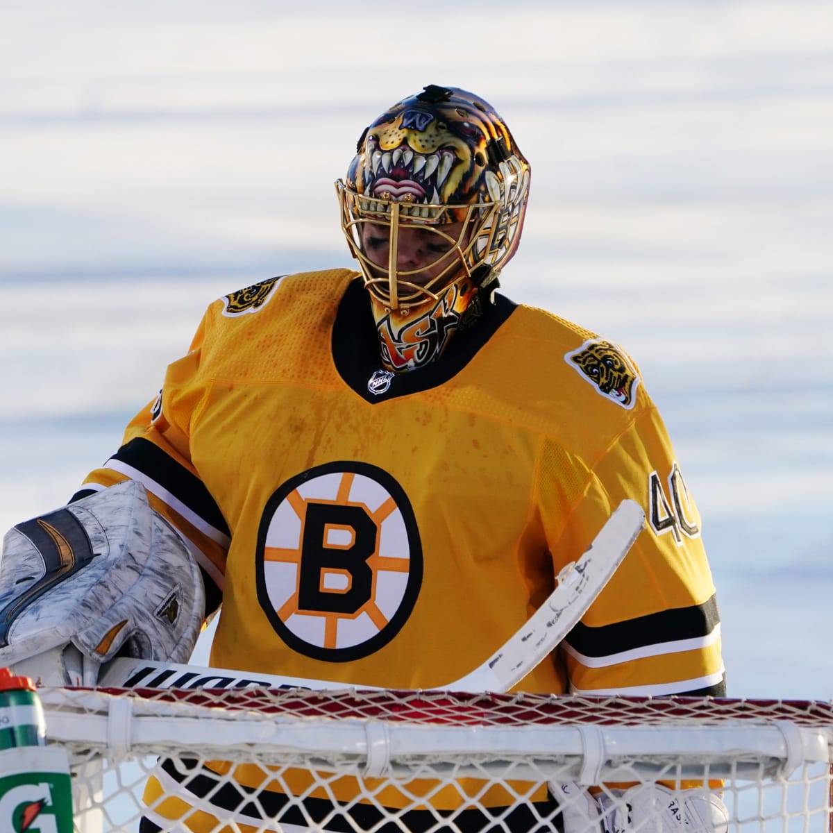 Bruins' Rask out after shot to mask 