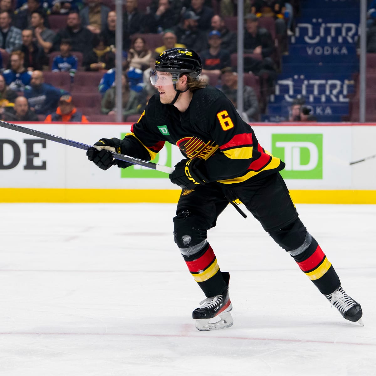 Canucks: Elias Pettersson is only looking forward in the midst of