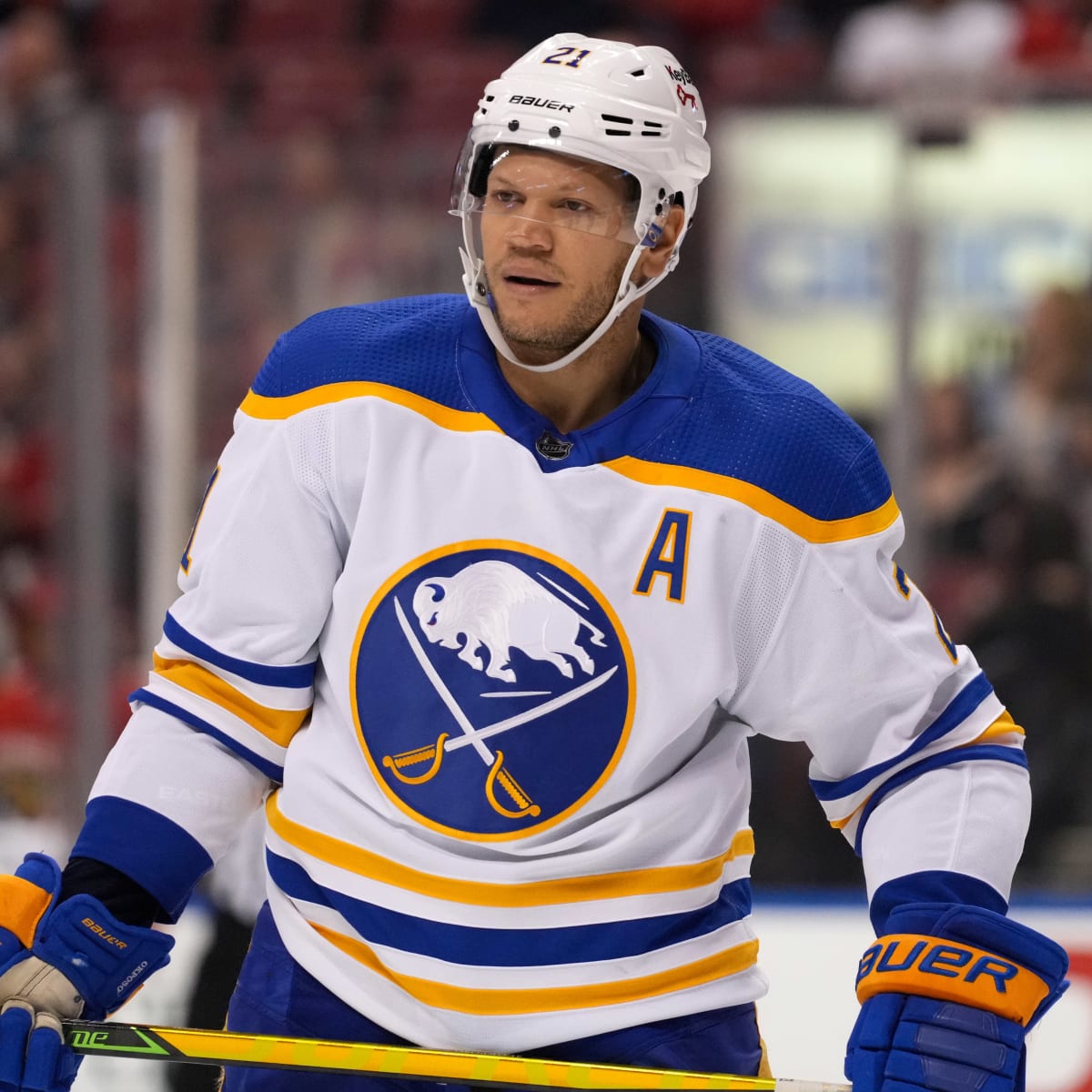 Kyle Okposo says his agent, Islanders haven't talked contract all season -  The Hockey News