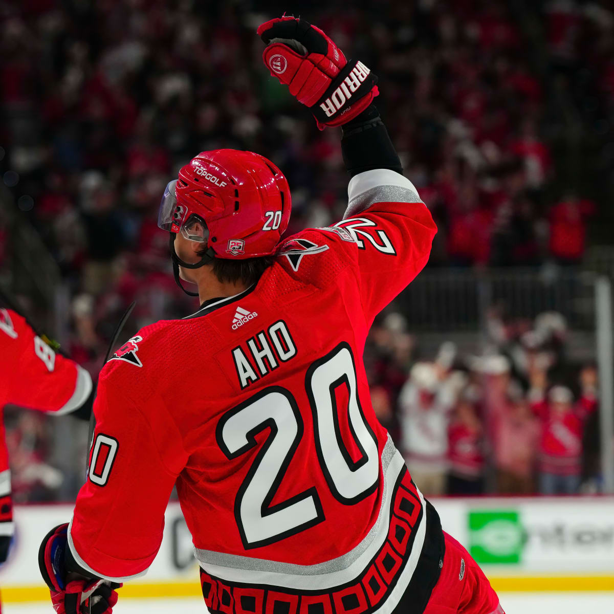 What Sebastian Aho's new contract in Carolina means for Elias