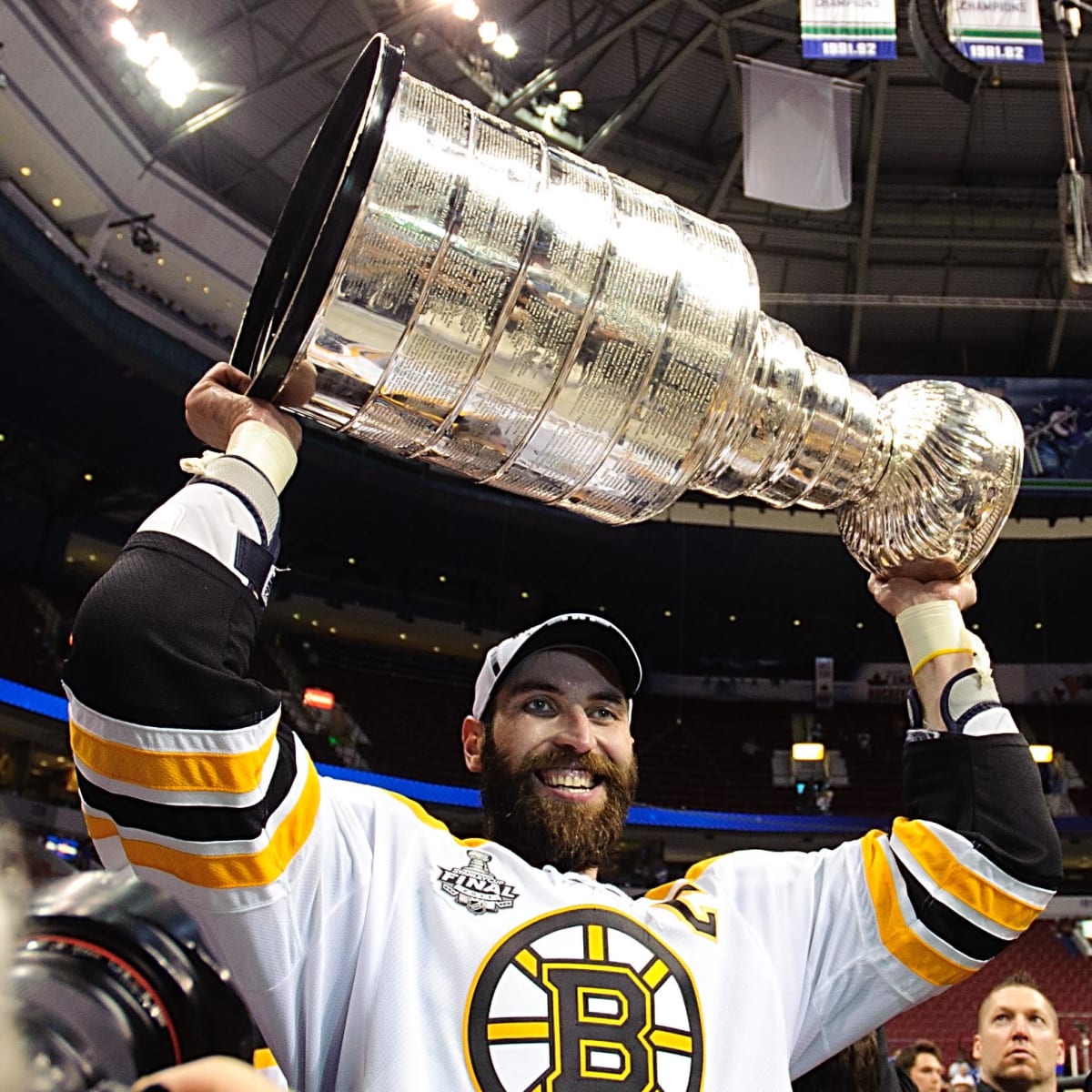 Ray Bourque, Zdeno Chara and the greatest Stanley Cup lifts
