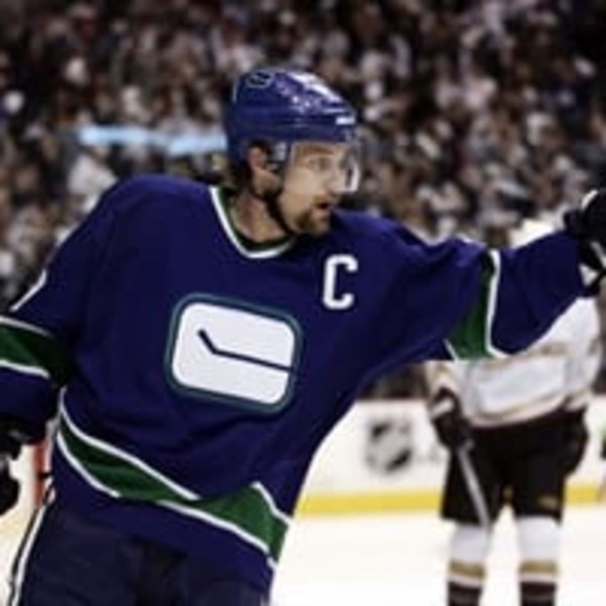 Trevor Linden to take part in jersey-retirement night for the