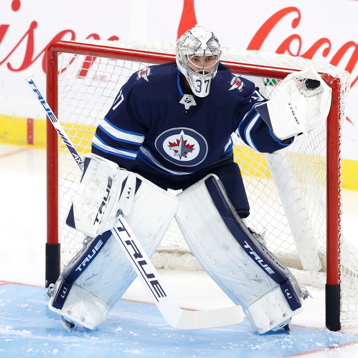 Jets keep all options open for Hellebuyck, Scheifele as training