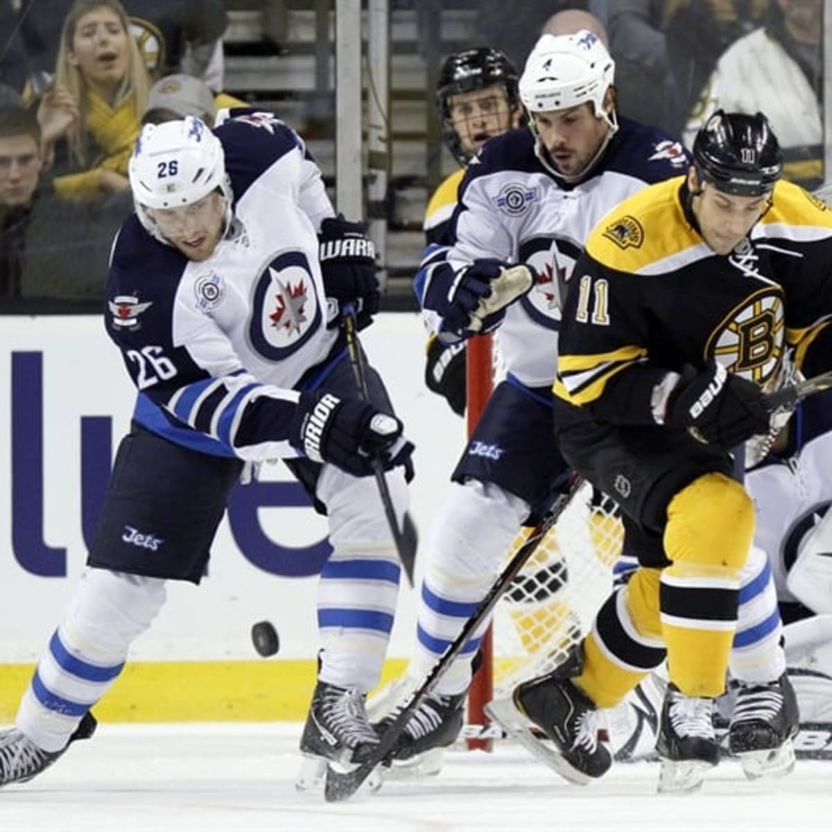 Byfuglien's late goal gives Jets 2-1 win over Red Wings