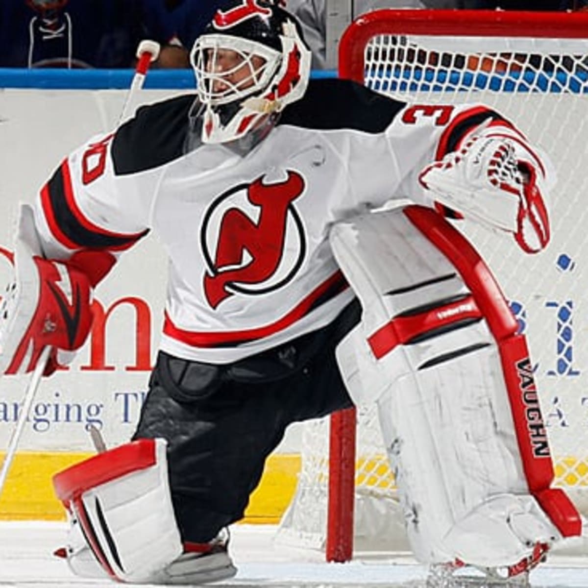 Martin Brodeur earns 1st win with the Blues! - HockeyFeed