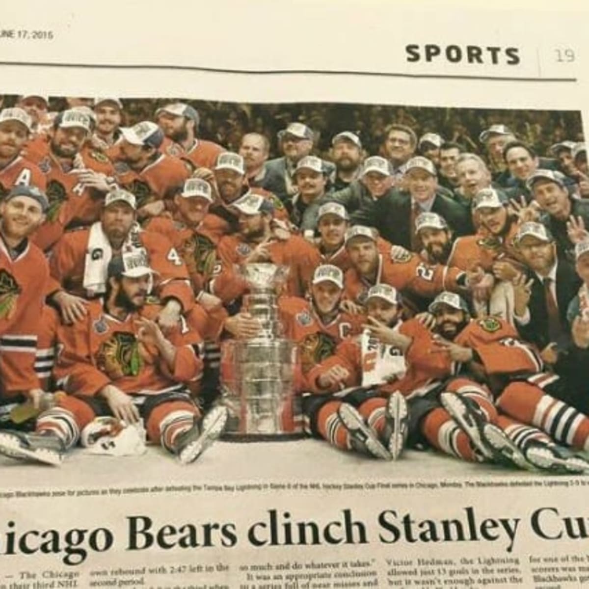 The Blackhawks brought the Stanley Cup to the Chicago Bears game