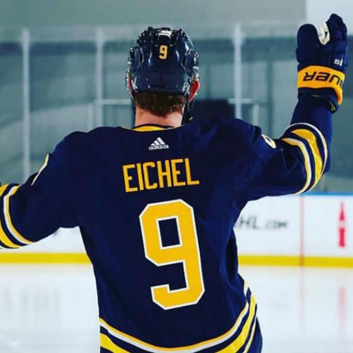 Buffalo Sabres Jack Eichel (9) wears his Hockey Fights Cancer