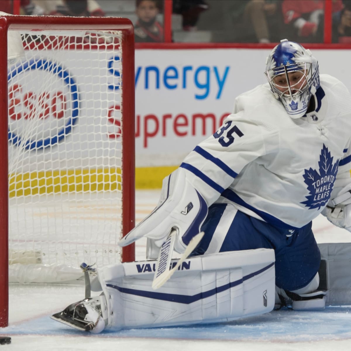 Maple Leafs dressing amateur goalies threatens NHL's integrity