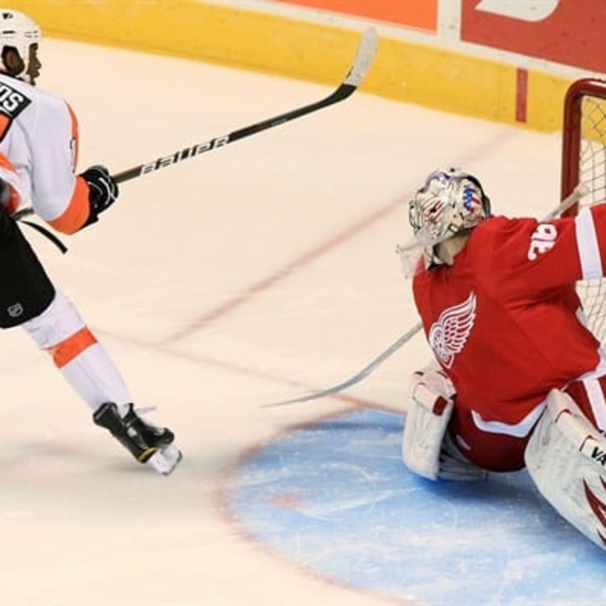 How Wayne Simmonds is paying it forward at home
