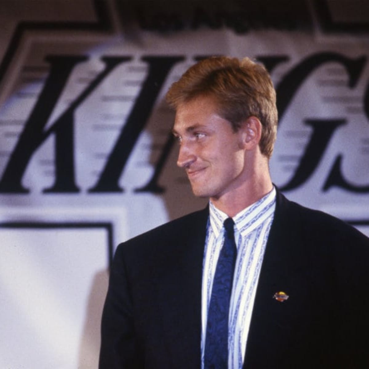 That Wouldn't Have Been Possible in Canada”: Wayne Gretzky Once Had One  Major Advantage Moving to L.a. Kings Despite His Controversial Trade -  EssentiallySports