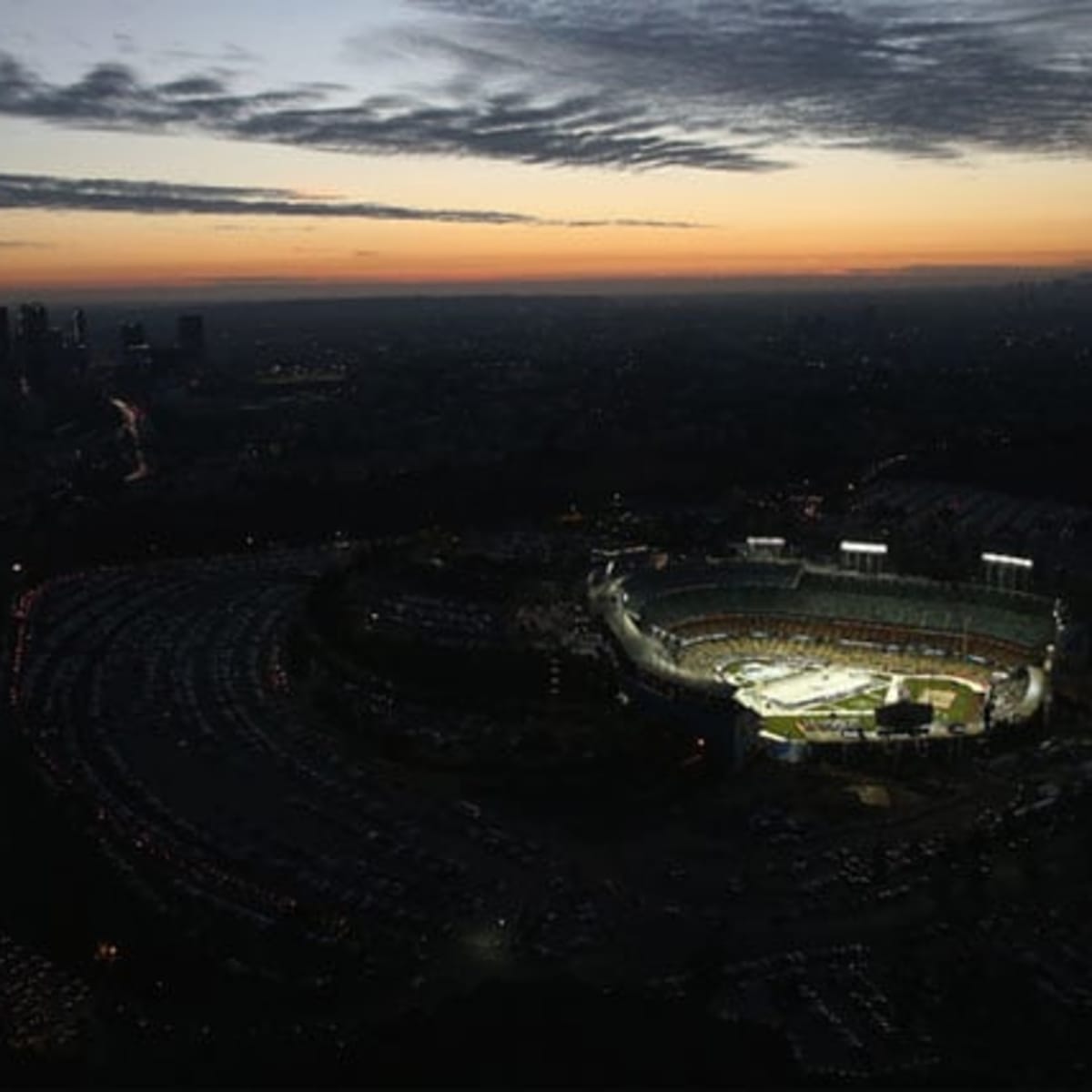 Dodger Stadium to serve as site for NHL outdoor game