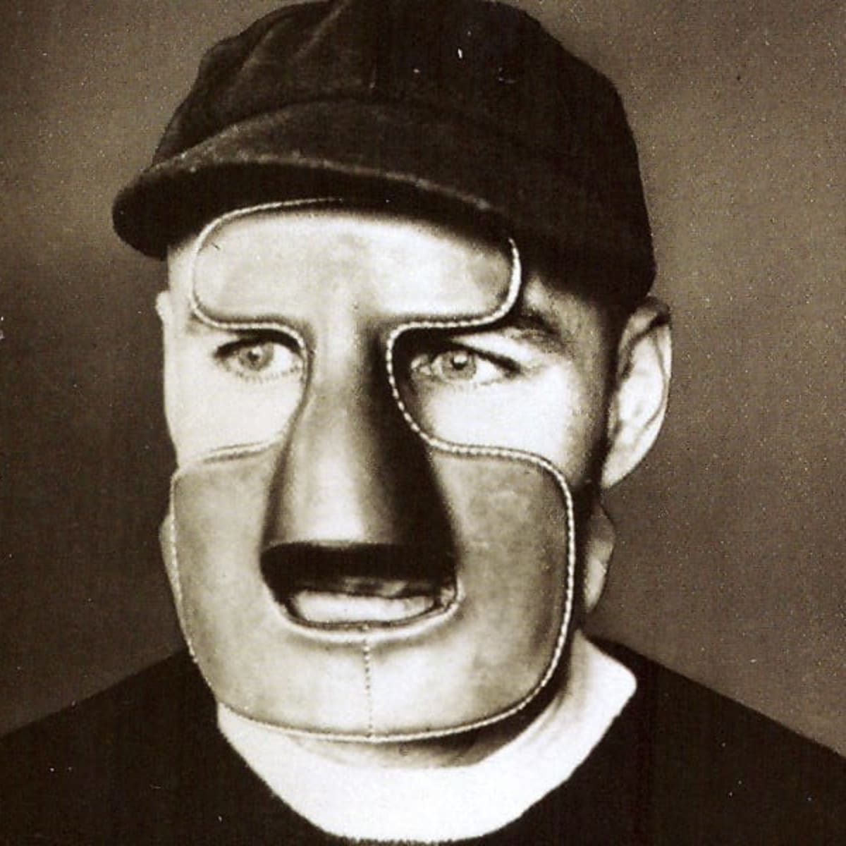 Хоккей без маски. Первые вратарские маски в хоккее 1929. Первая хоккейная маска.