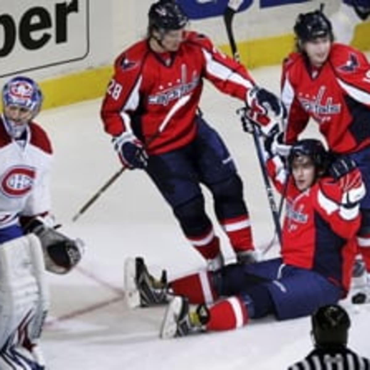 Kovalev leads Canadiens over sliding Blackhawks