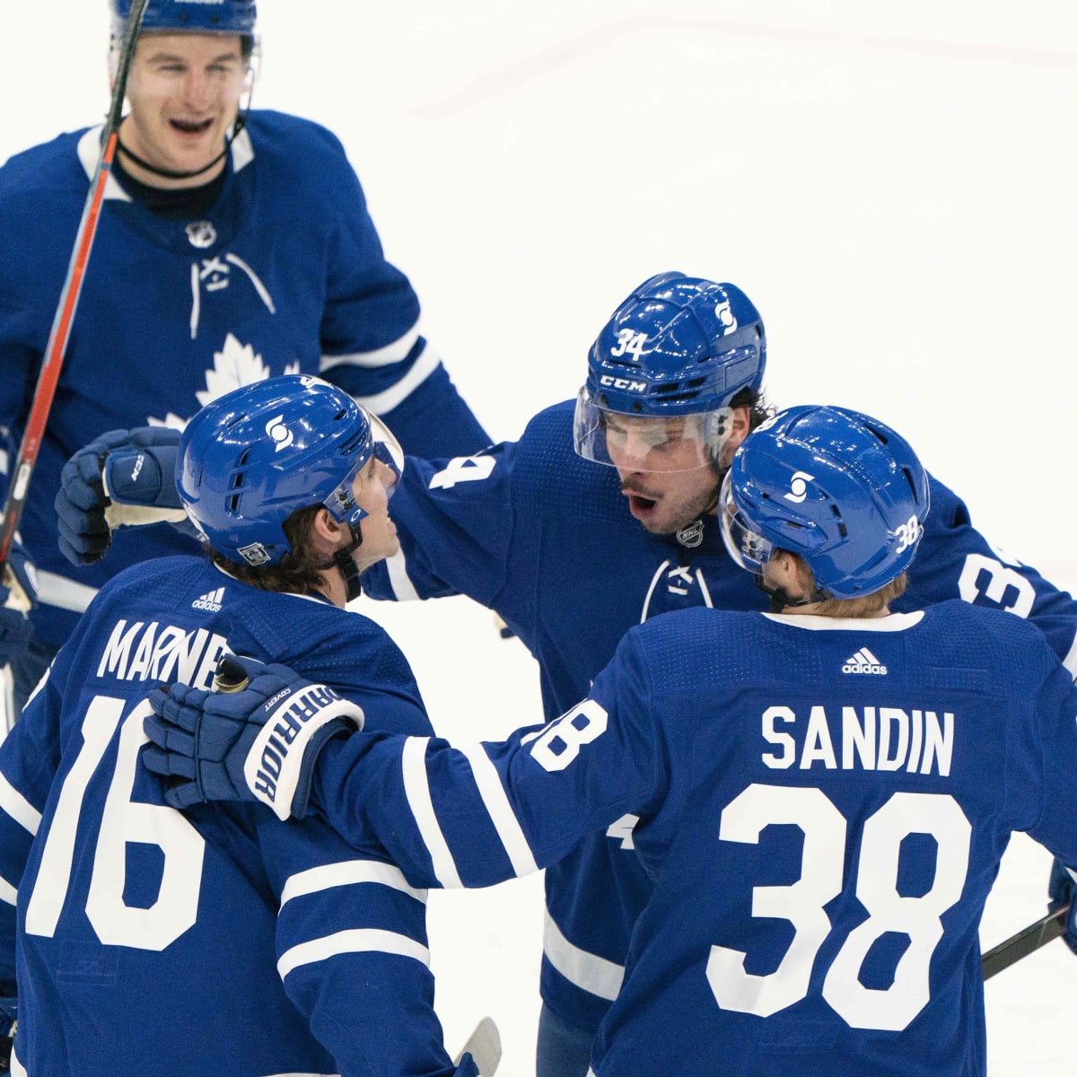 SIMMONS: Maple Leafs win ugly on opening night