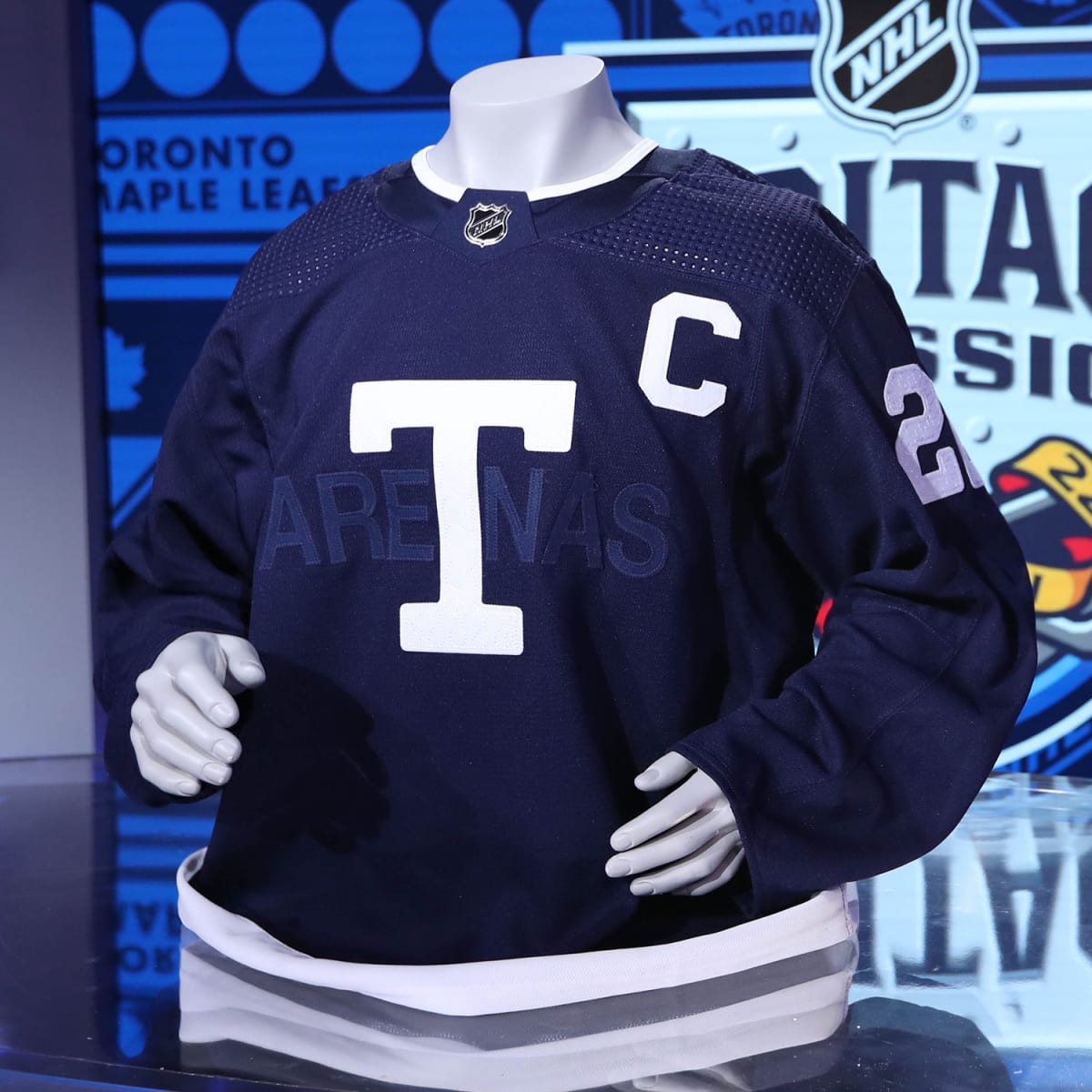 Toronto Arenas size 50 Medium Heritage Classic Maple Leafs Adidas hockey  jersey