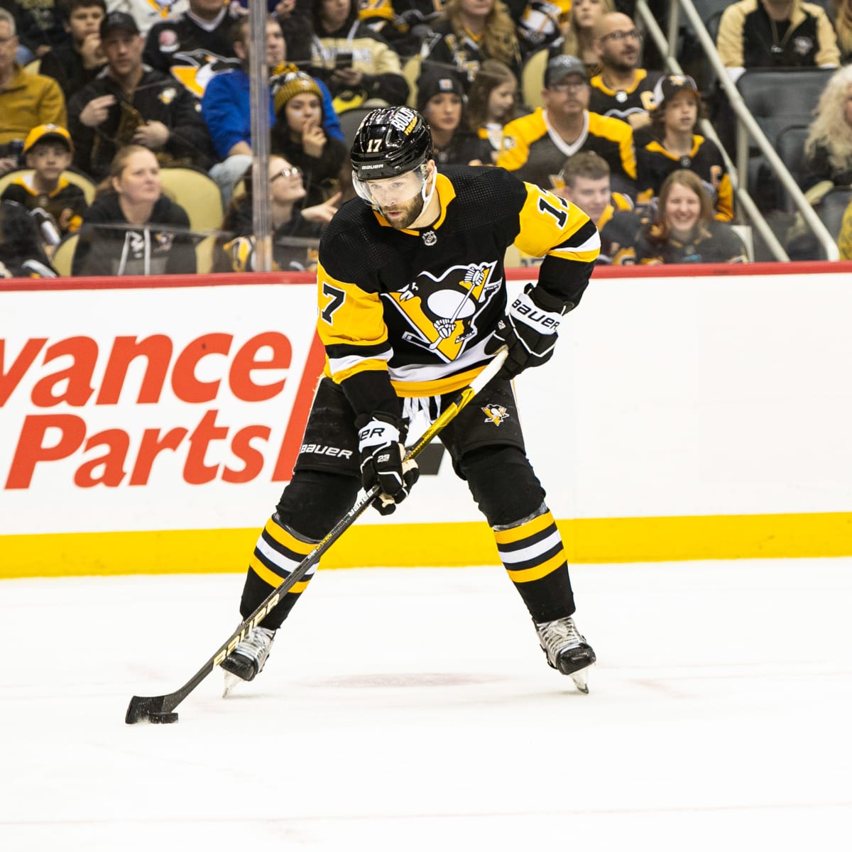 Penguins re-sign forward Bryan Rust to 6-year contract extension