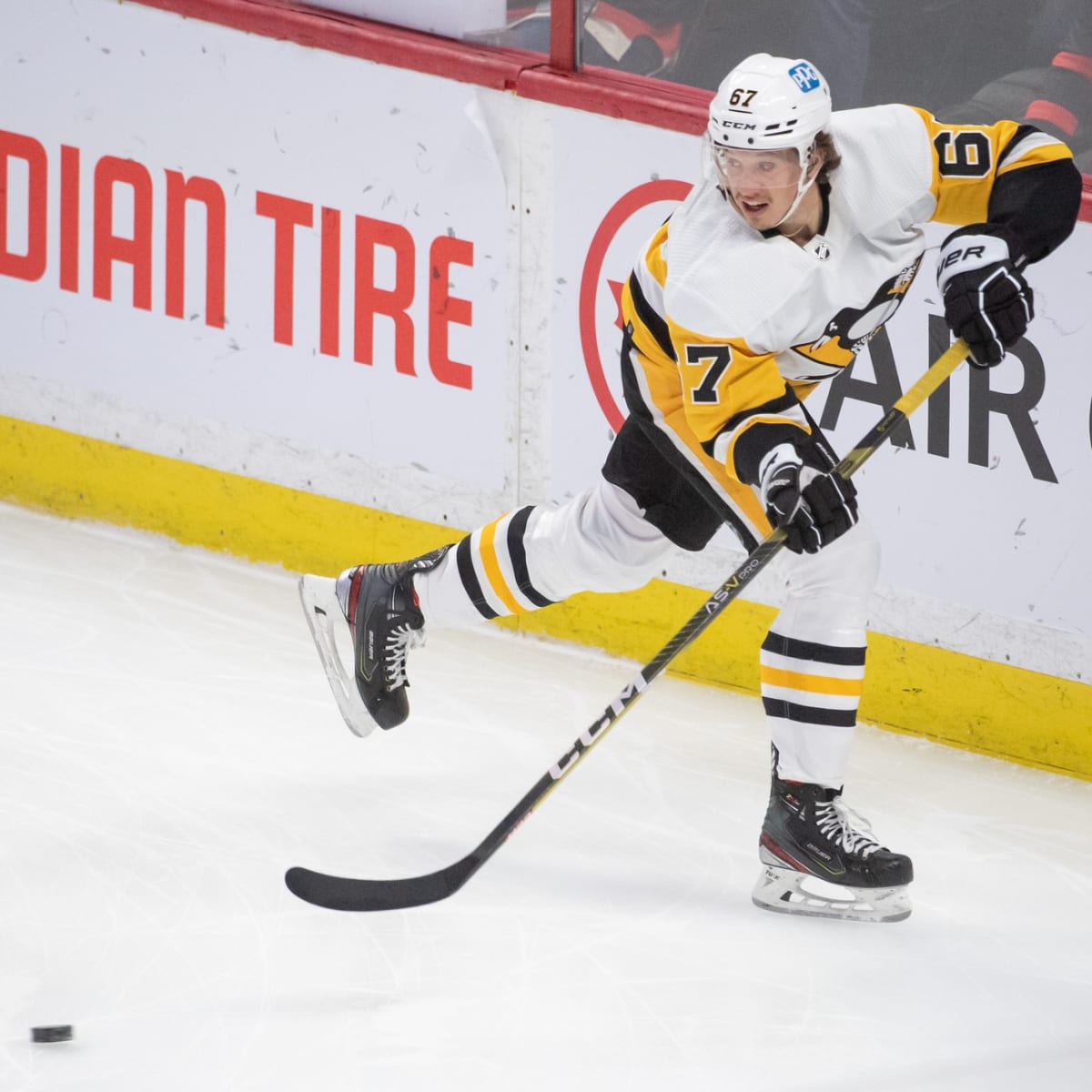 Bruins trade rumors: Is Rickard Rakell the answer to Boston's