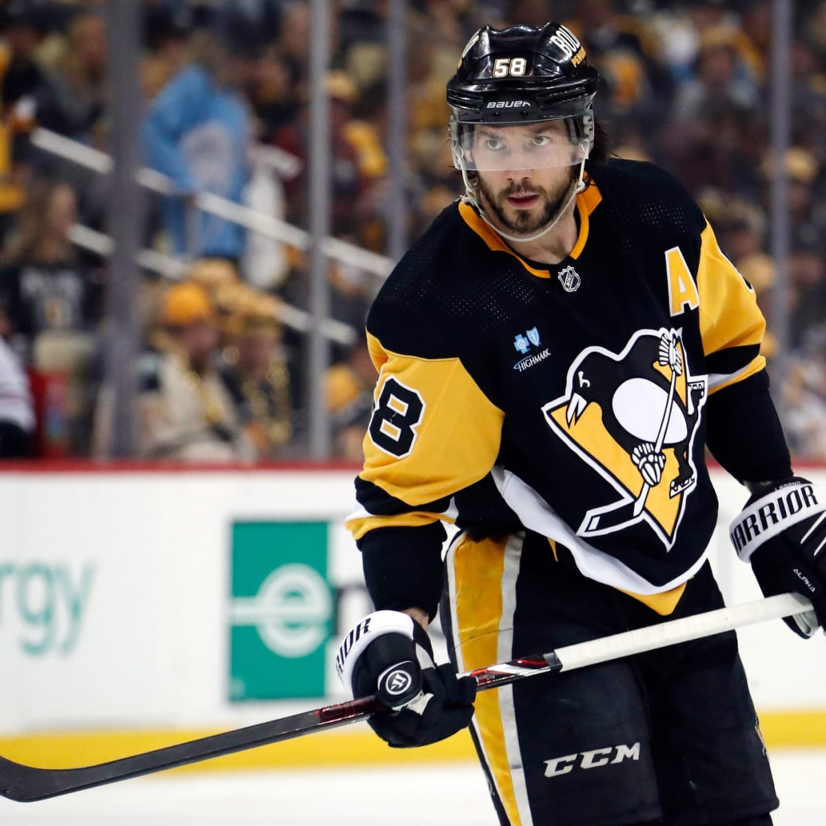 Pittsburgh Penguins defenseman Kris Letang named 2023 Bill