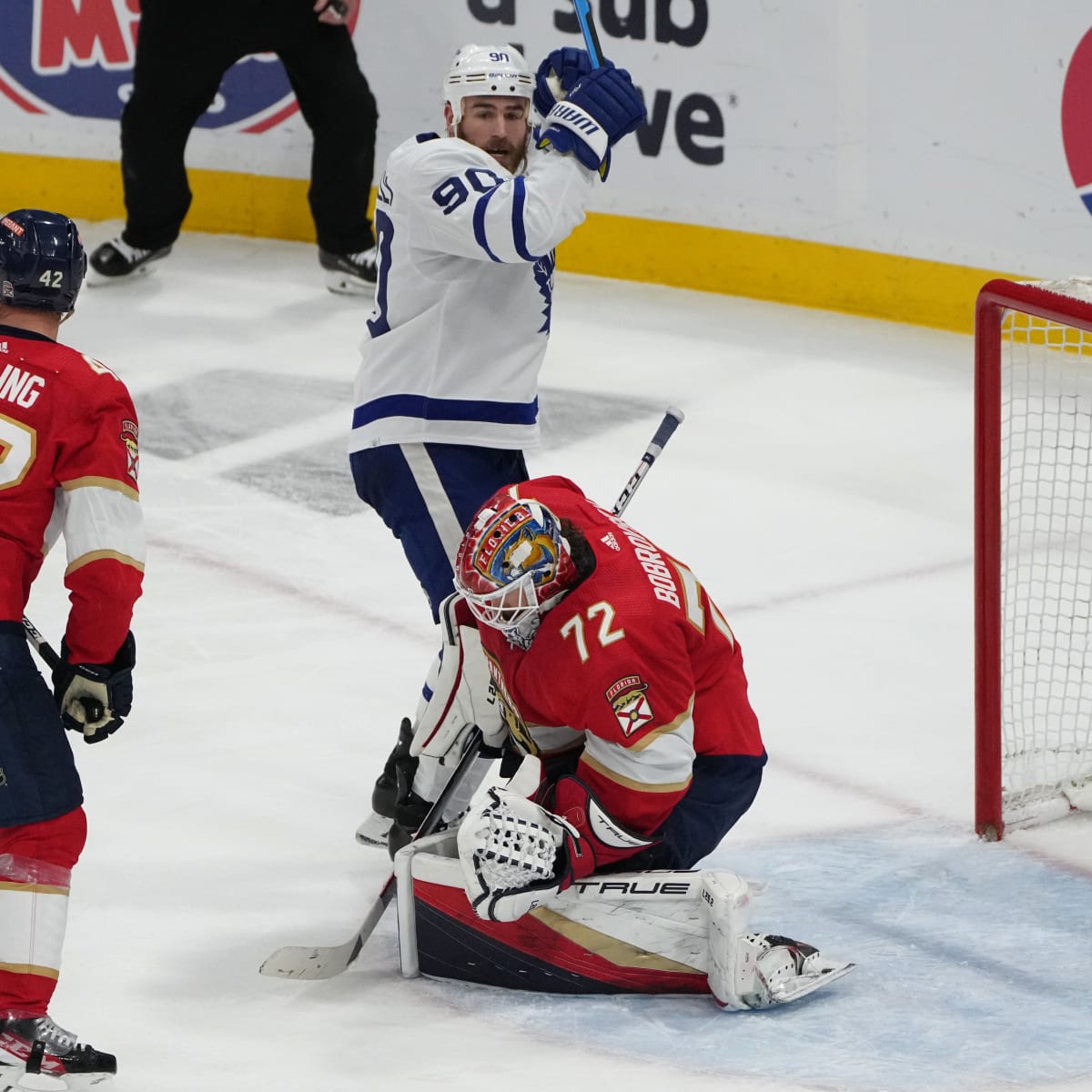 Woll stops 24, Maple Leafs avoid elimination by topping Panthers 2-1 in  Game 4 - NBC Sports