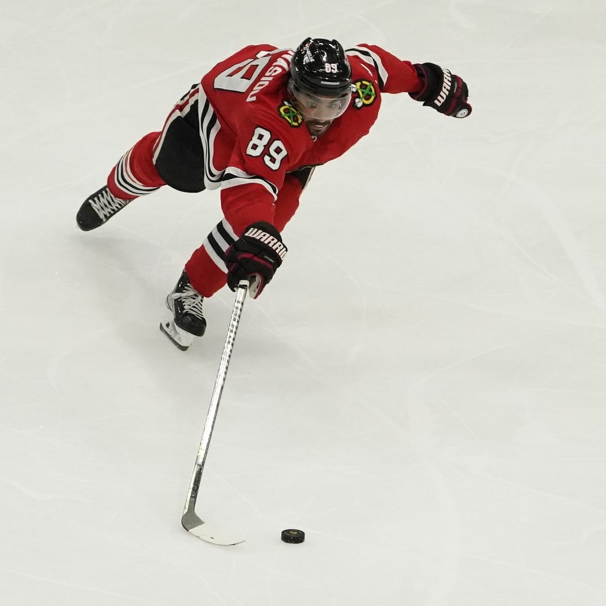 Chicago Blackhawks Sign MacKenzie Entwistle to a Two-Year