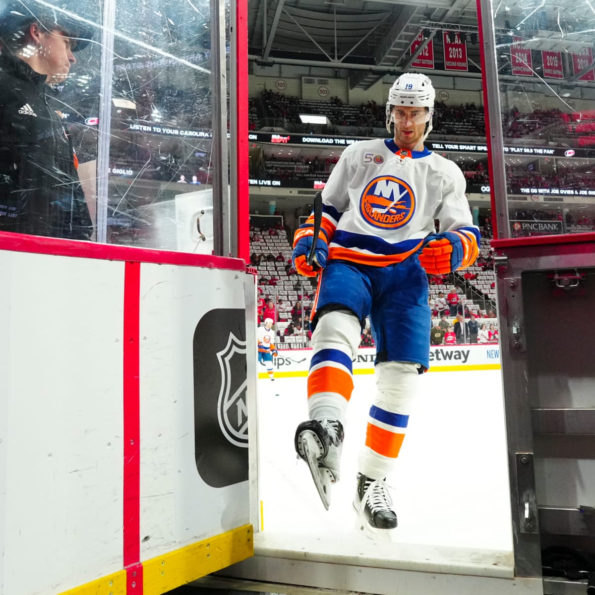 NHL: The Pros and Cons of a New York Islanders Relocation