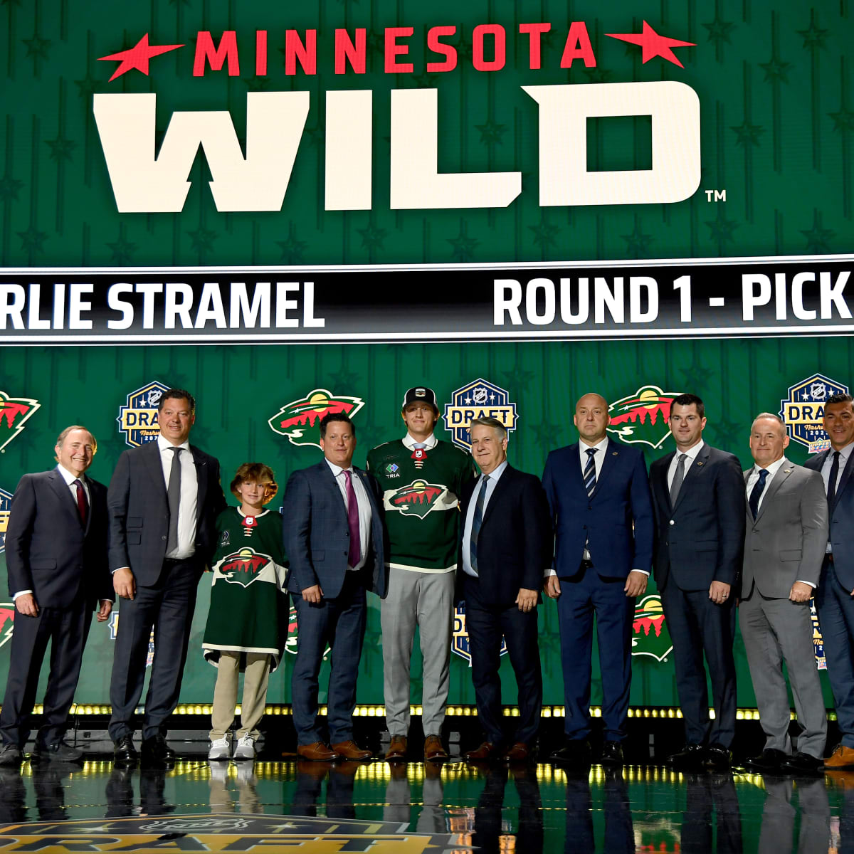 First look at the “new” third via Mike Clark on X : r/wildhockey