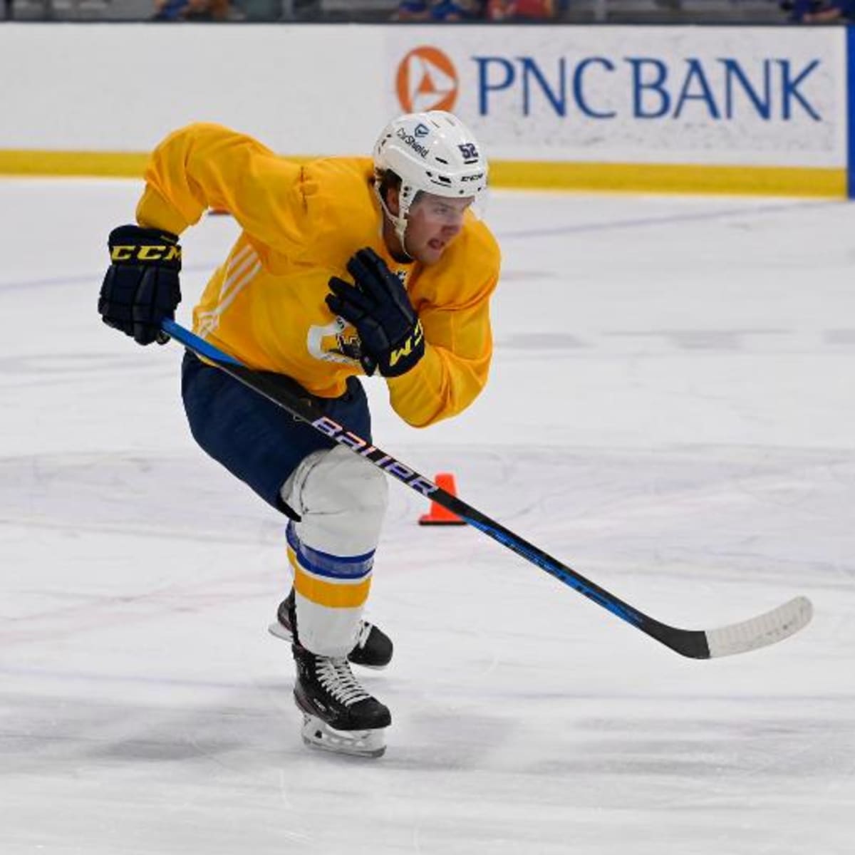 Fitting in: Following equipment snafu, Blues prospect Zach Dean