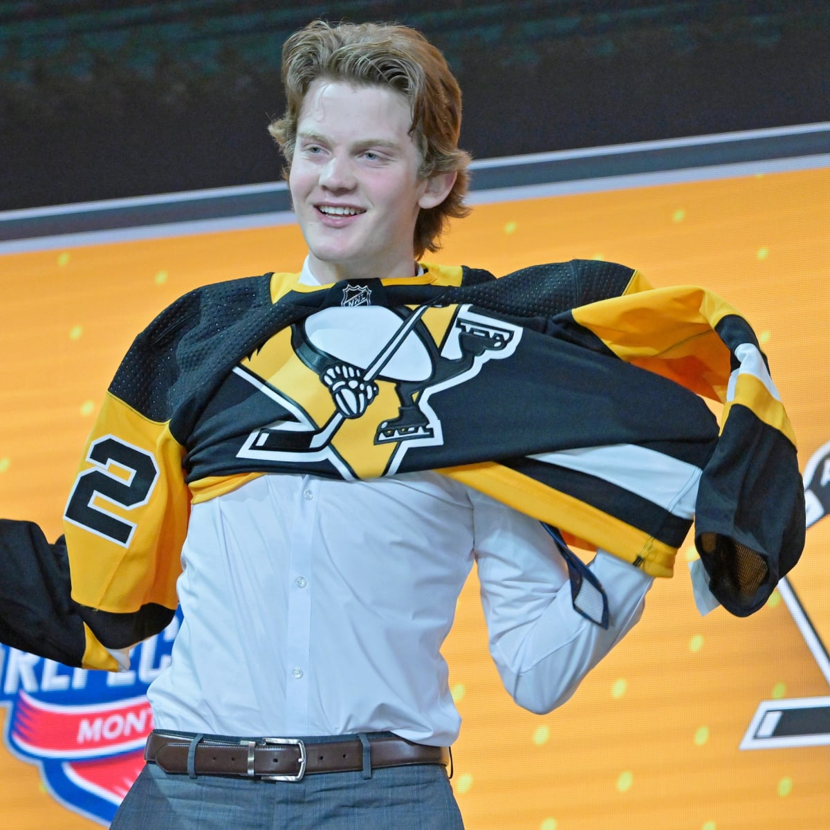 Penguins draft 18-year-old defenseman Owen Pickering with 21st overall pick