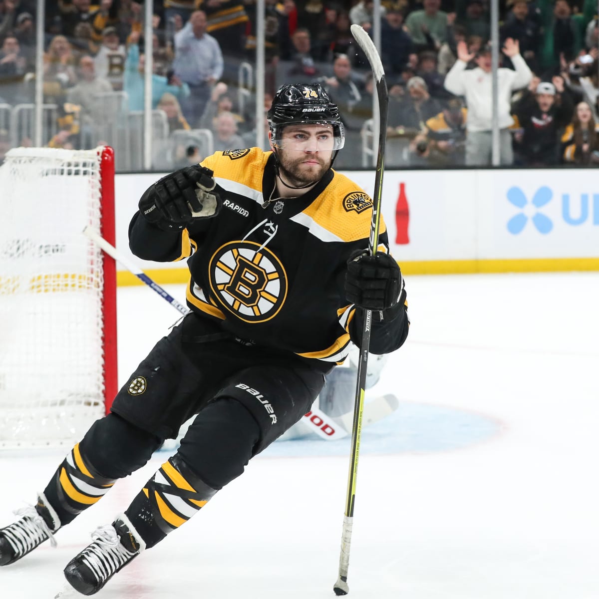 Jake DeBrusk scores twice as Bruins edge Penguins at Winter Classic 