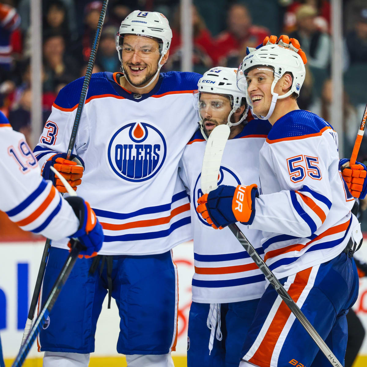 Dylan Holloway trying to make the most of his limited minutes with Oilers