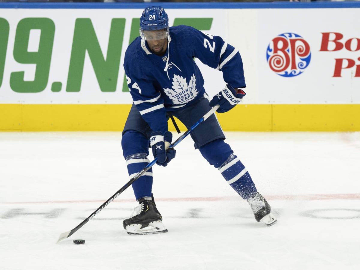 Report: Toronto Maple Leafs make Wayne Simmonds available for