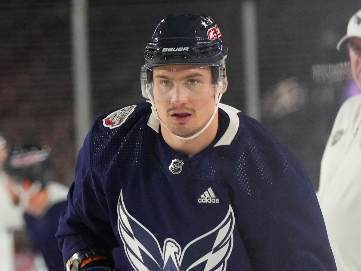 Dmitry Orlov trade details: Bruins bring in Capitals defenseman to add  depth to blue line