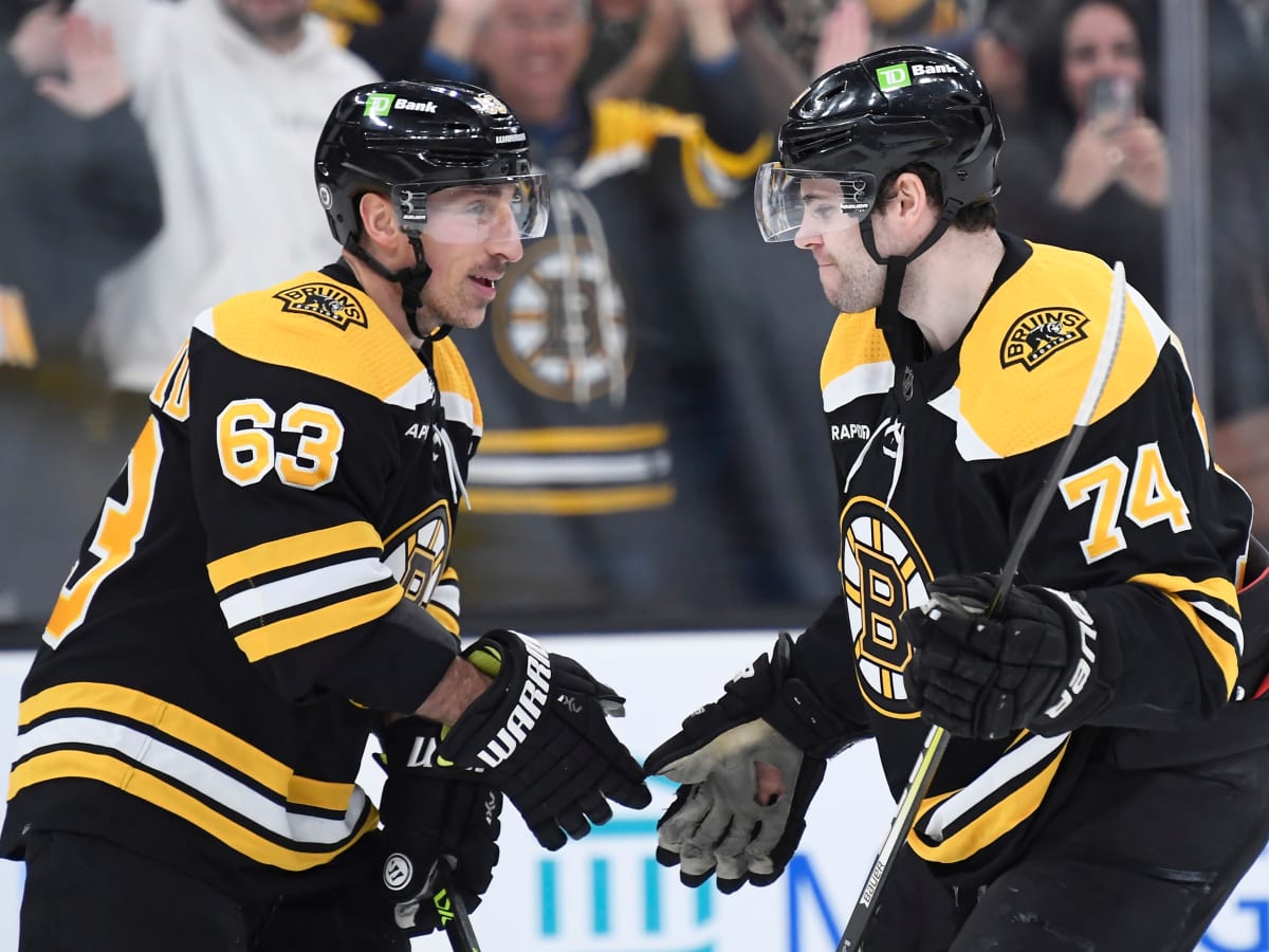 Bruins reach 133 points to break NHL's all-time record with win