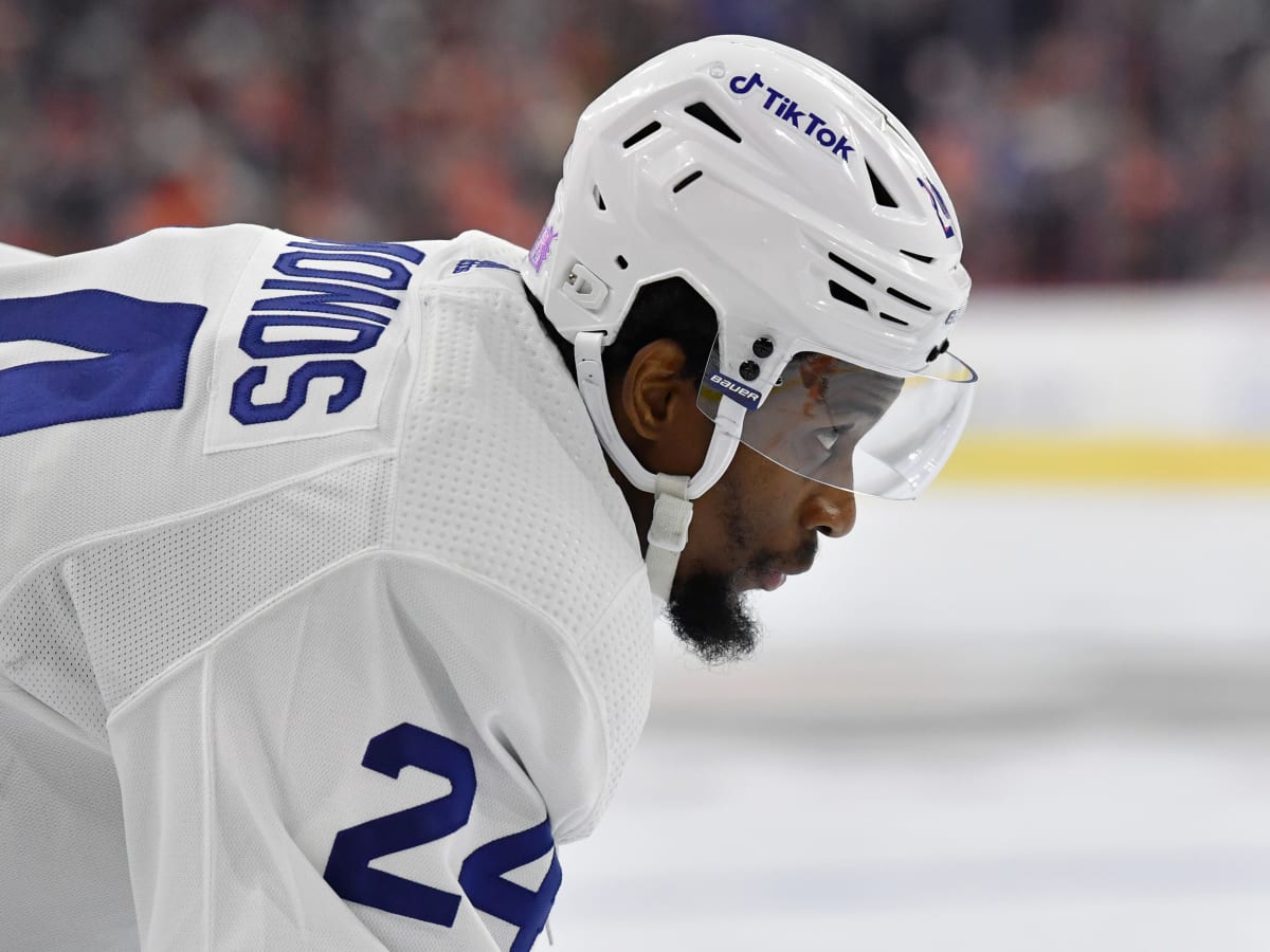 Wayne Simmonds re-signs with Maple Leafs, maintaining club's