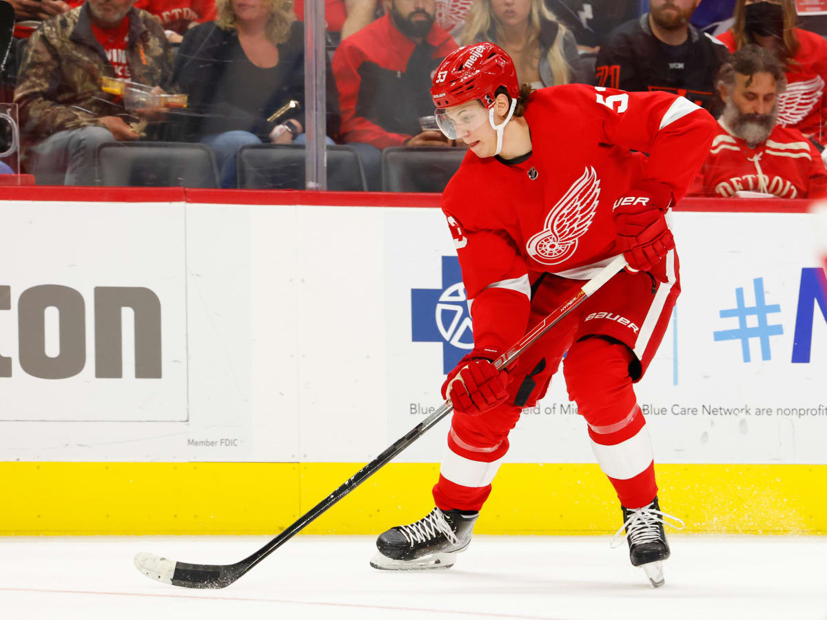 Detroit Red Wings: Moritz Seider is looking incredible early on in 2021-22
