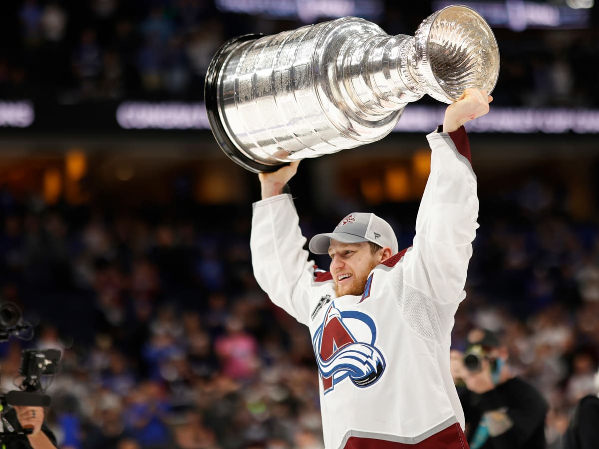 Nathan MacKinnon drops hint that contract extension with Avs will be  monstrous