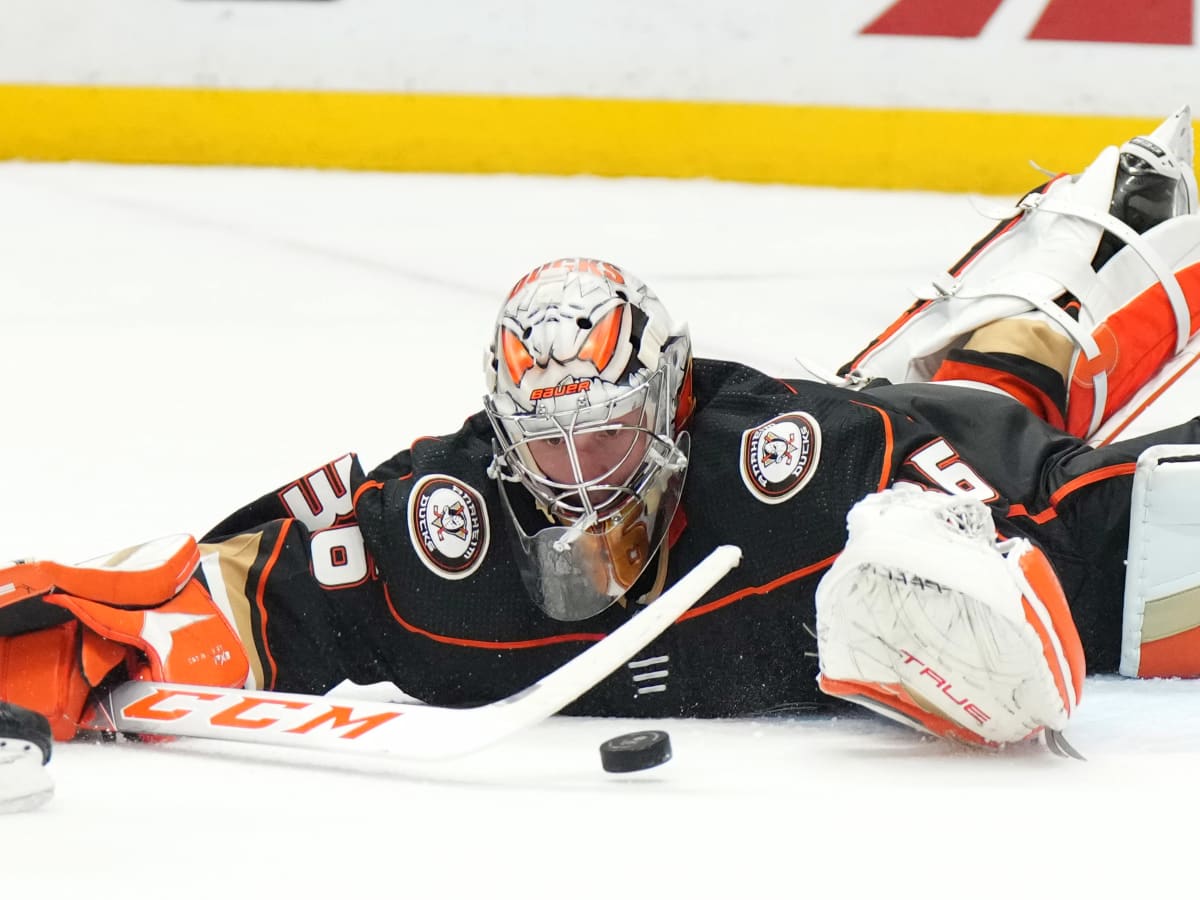 Anaheim Ducks: Adam Henrique extension is good for him, not for others