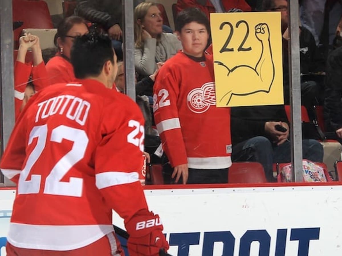 10 fan signs in NHL arenas that made us laugh