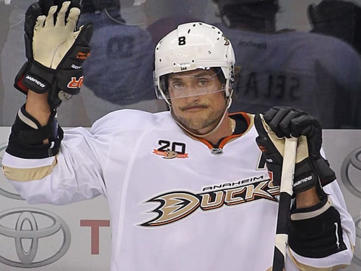 Don't expect Teemu Selanne to retire - and be thankful when he doesn't -  The Hockey News