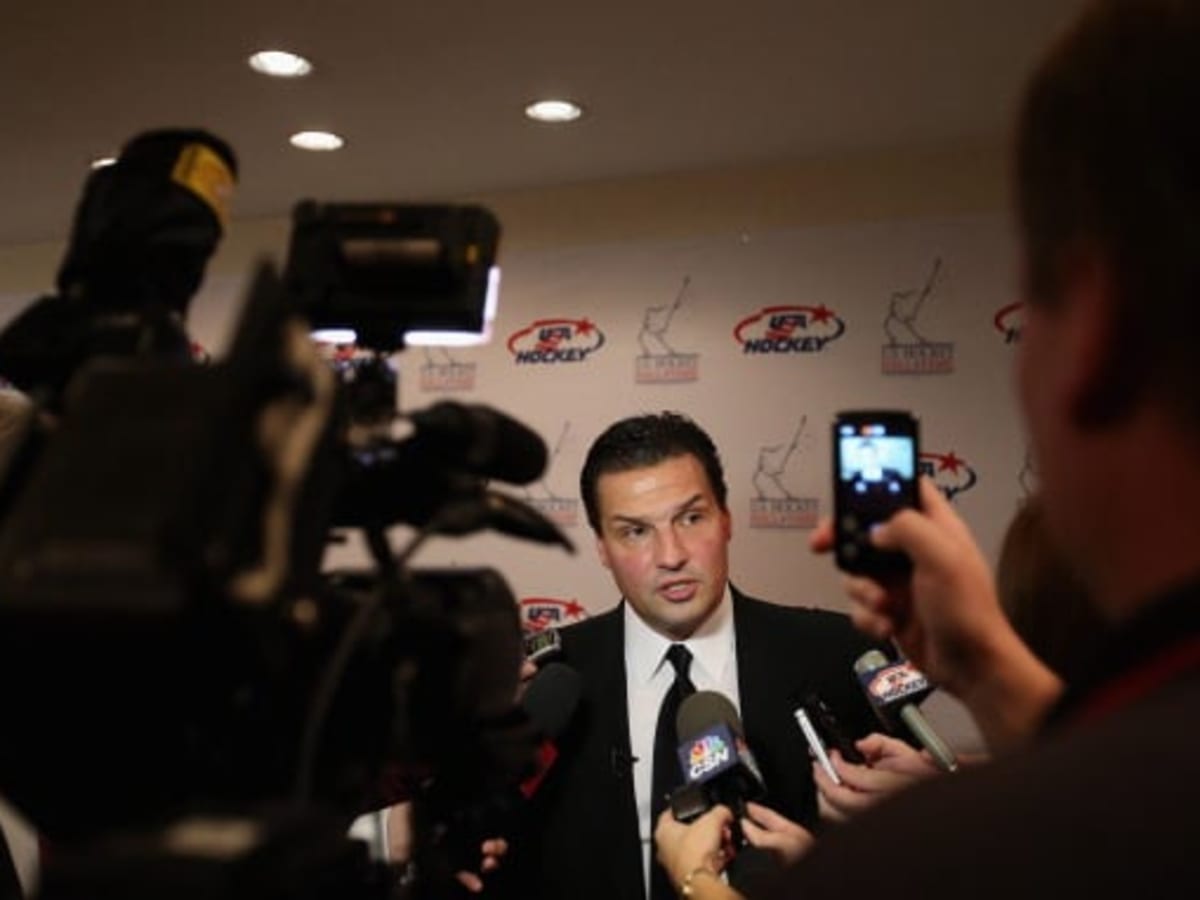 Eddie Olczyk shares his journey during Hockey Night in Barrington