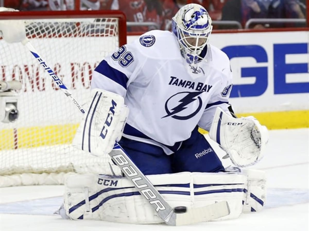 Palat, Lindback key Lightning's 3-0 win over Leafs; Bishop injured