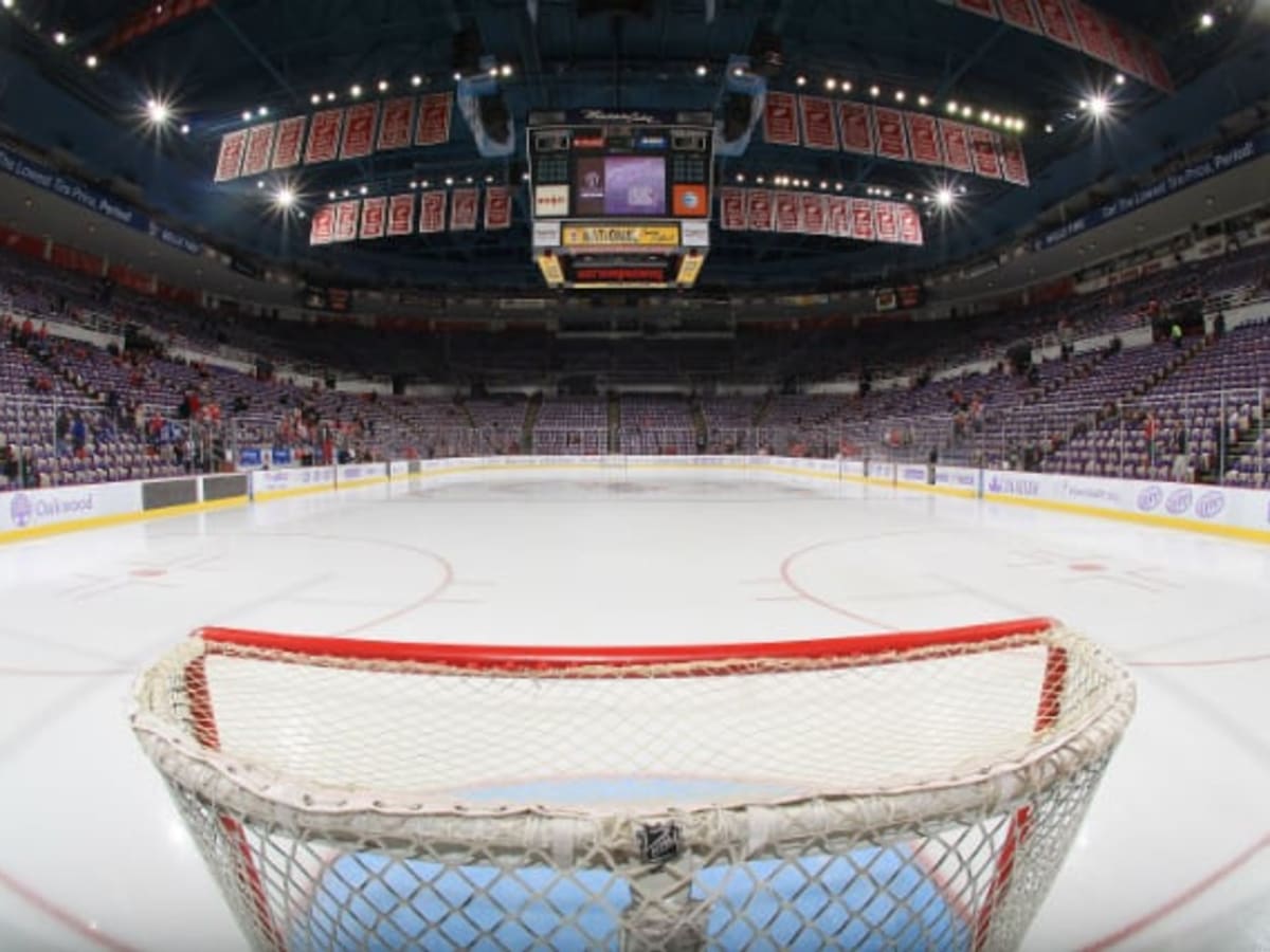 From Auto Show to Hockey: Time-lapse at Joe Louis Arena