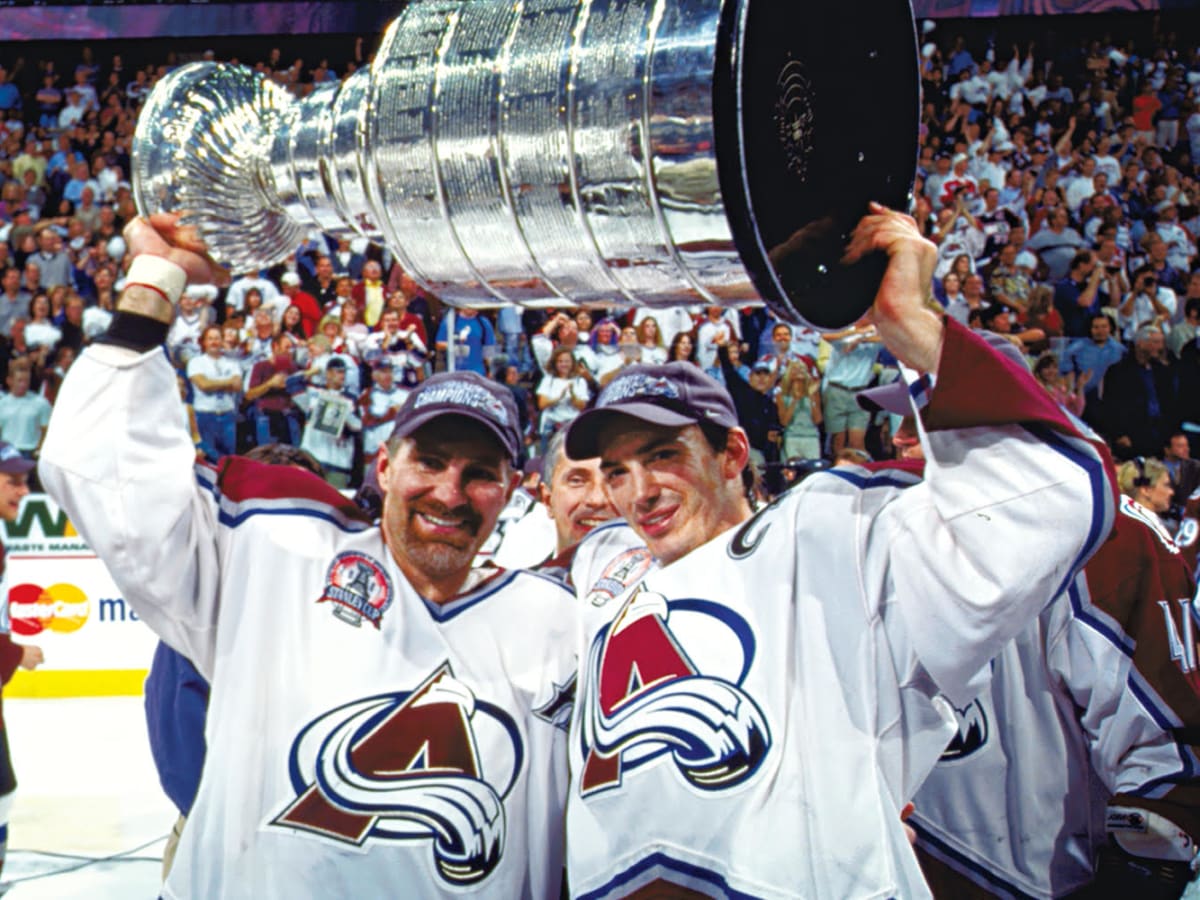 Colorado Avalanche Win 2001 Stanley Cup