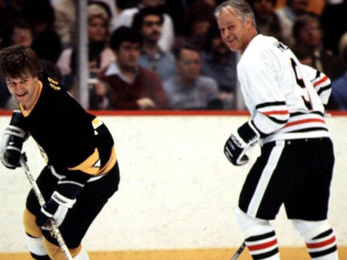 Gordie Howe Was Unforgettable, Say Those Who Played with and