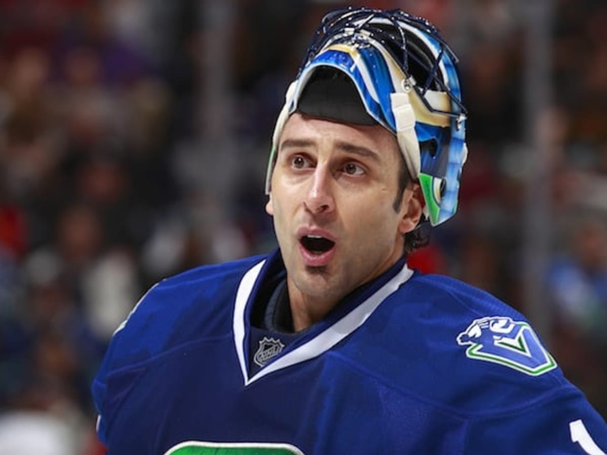 Canucks deal Roberto Luongo to Panthers