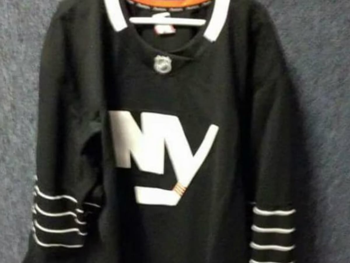 Leaked image shows potential Islanders black and white third
