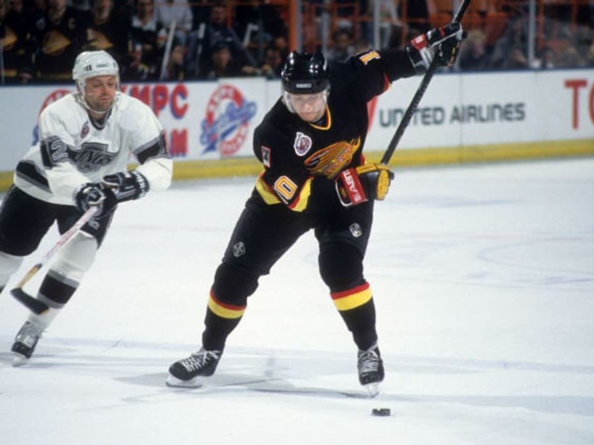NHL99: Pavel Bure was a showman — and in many ways a mystery - The Athletic