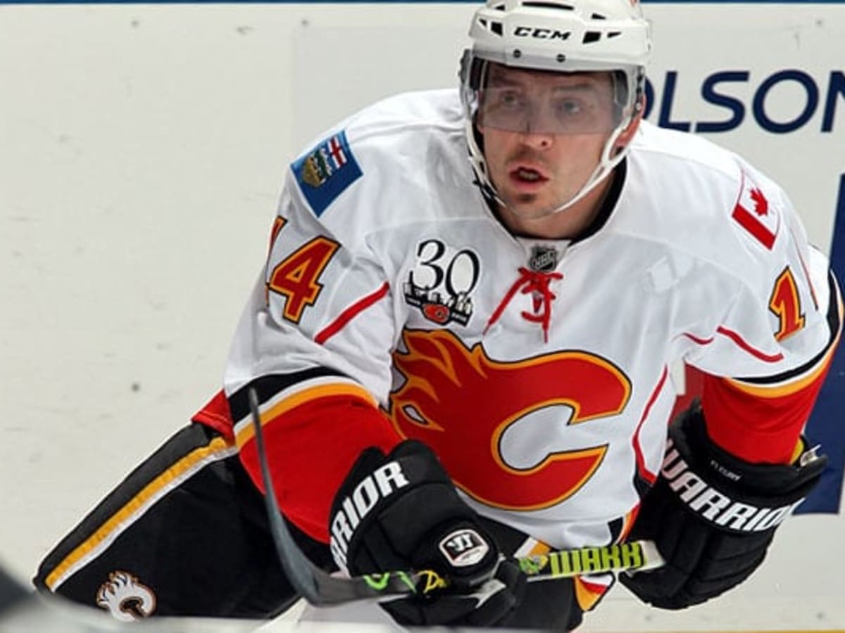 Theo Fleury deserves to have jersey retired by Flames