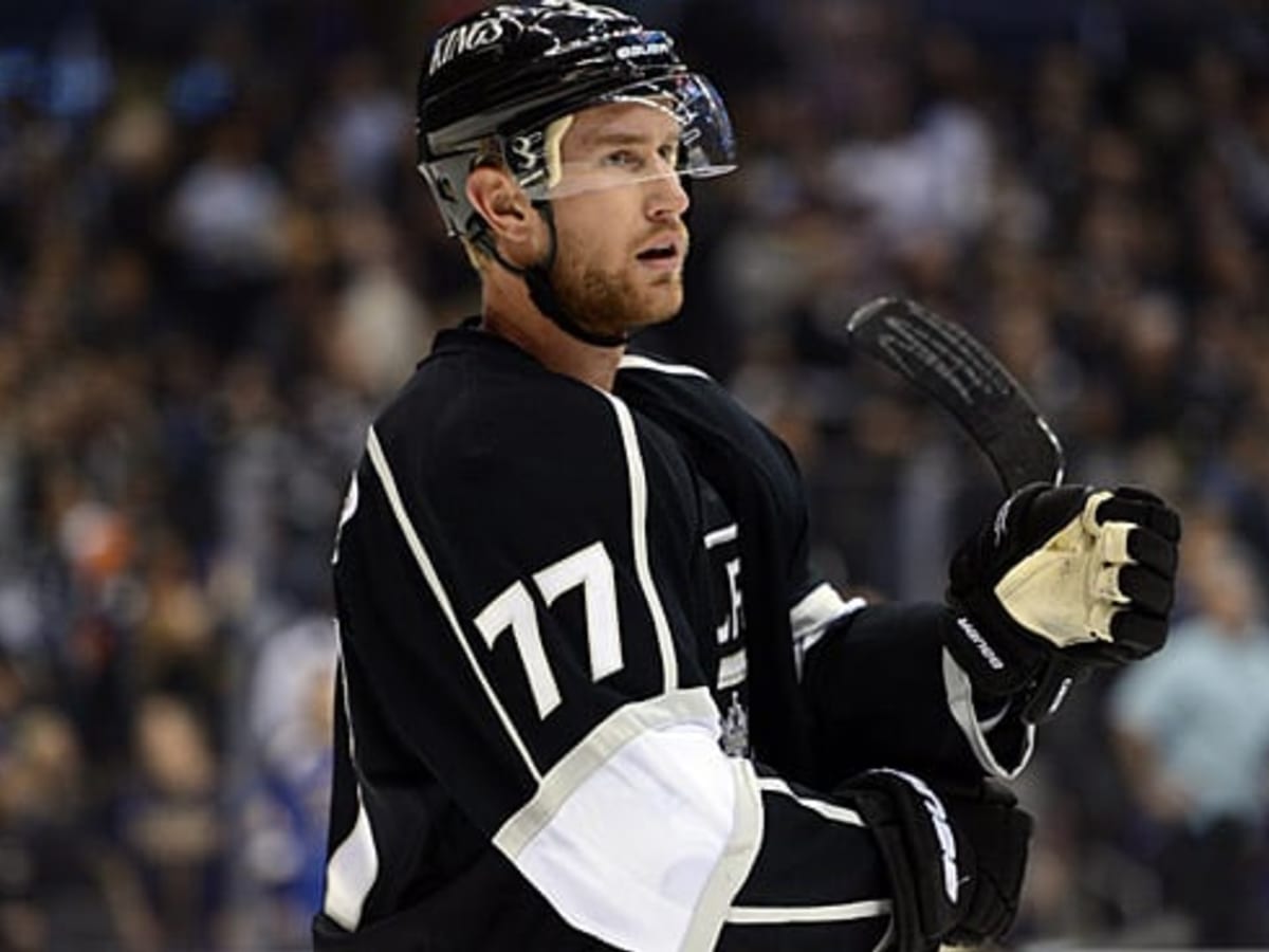 Carter's 2 goals help Kings beat Canucks 5-1