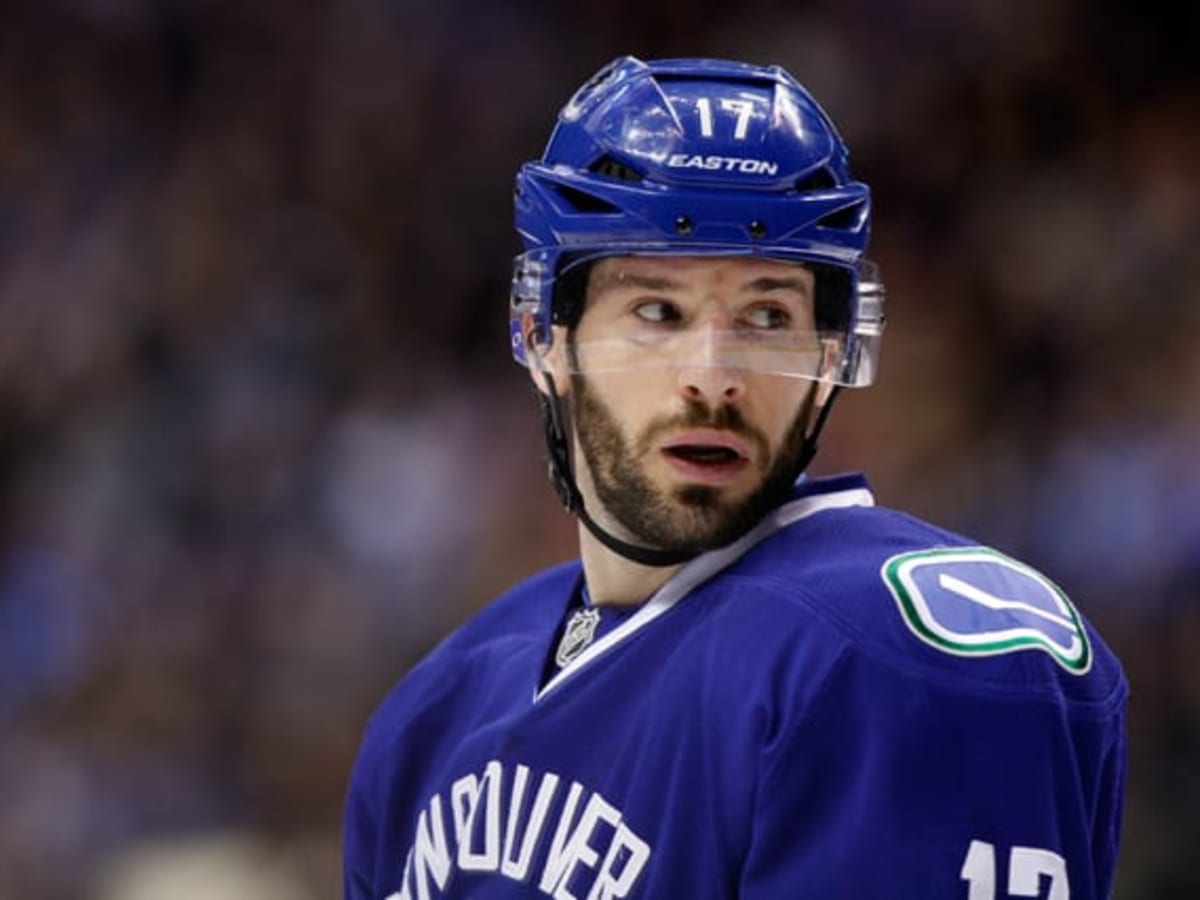 If Ryan Kesler wants a trade, Canucks GM Mike Gillis will face toughest  task yet - The Hockey News